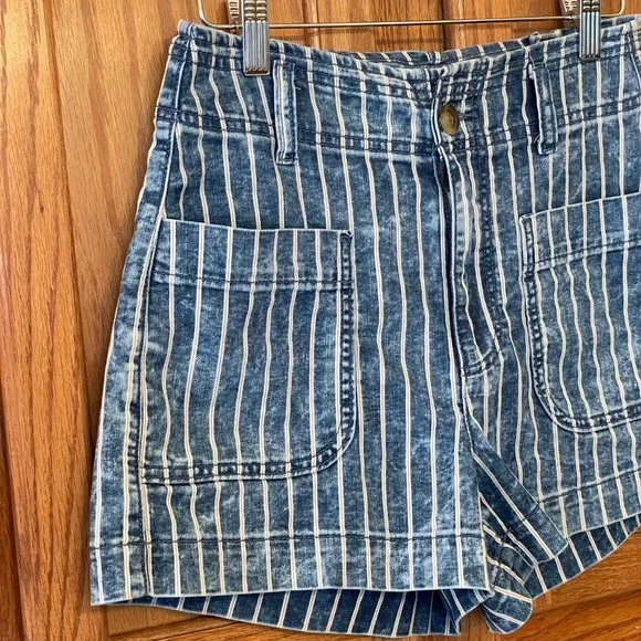 American Eagle Womens Size 2 Striped Denim Shorts Hi Rise Pockets Comfy Stretch - Picture 3 of 12